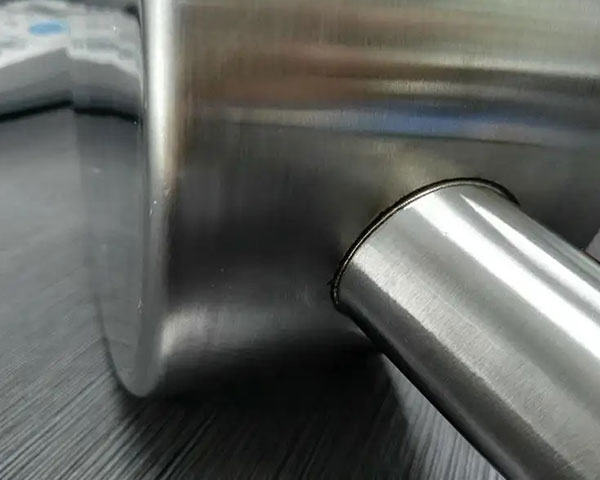 新疆机器人激光焊接机效果展示